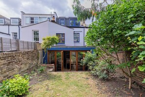 Exterior - 3BD Cottage Inspired Home by Hampstead Heath (Greater London)