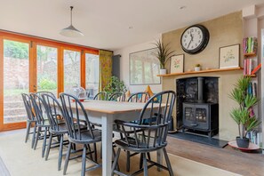 Dining - 3BD Cottage Inspired Home by Hampstead Heath (Greater London)
