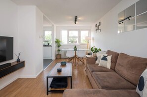 Fernseher, Stereoanlage, Arbeitsbereiche