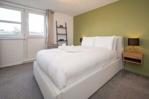 1 habitación, tabla de planchar con plancha, wifi y ropa de cama 
