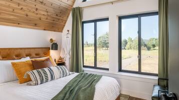 4 bedrooms, travel cot, free WiFi, bed sheets