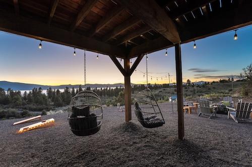 PNW AFrame|Hottub|Mtn&LakeViews|Game Room|Theatre|