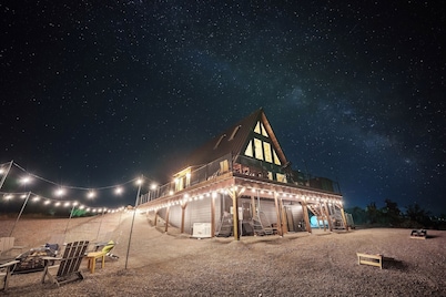 PNW AFrame|Hottub|Mtn&LakeViews|Game Room|Theatre|