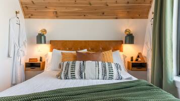 4 bedrooms, travel cot, free WiFi, bed sheets