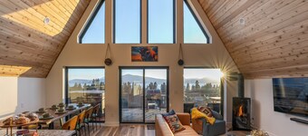 PNW AFrame|Hottub|Mtn&LakeViews|Game Room|Theatre|