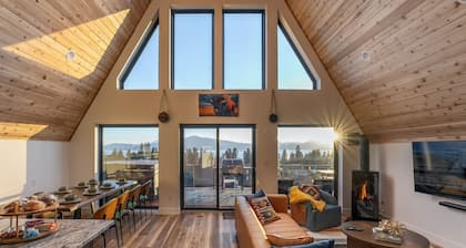 PNW AFrame|Hottub|Mtn&LakeViews|Game Room|Theatre|