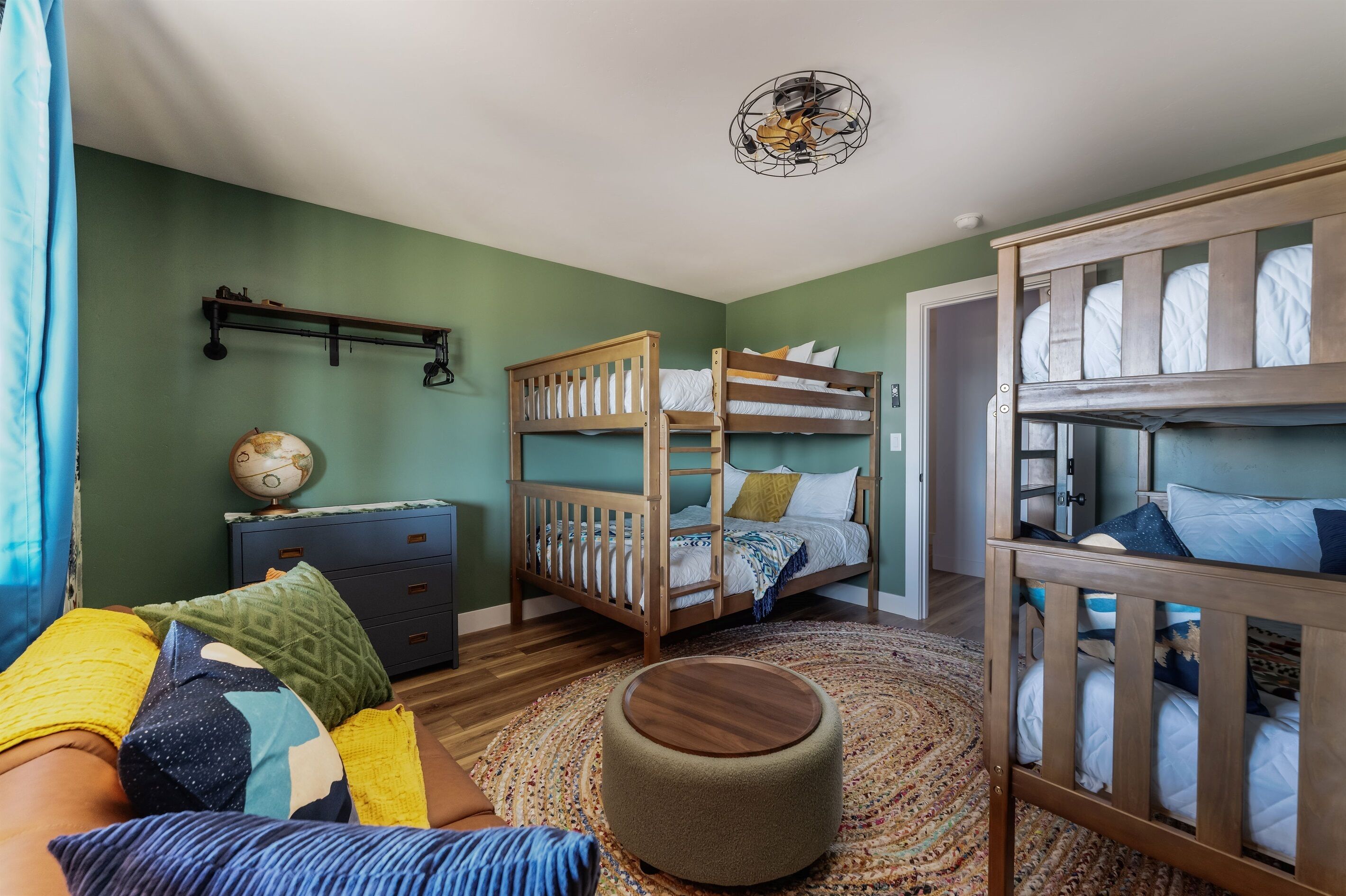 4 bedrooms, travel cot, free WiFi, bed sheets