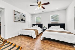 4 bedrooms, iron/ironing board, Internet