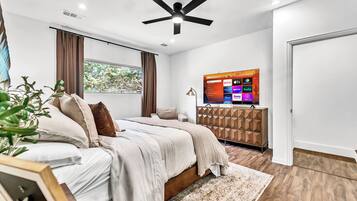 4 bedrooms, iron/ironing board, internet