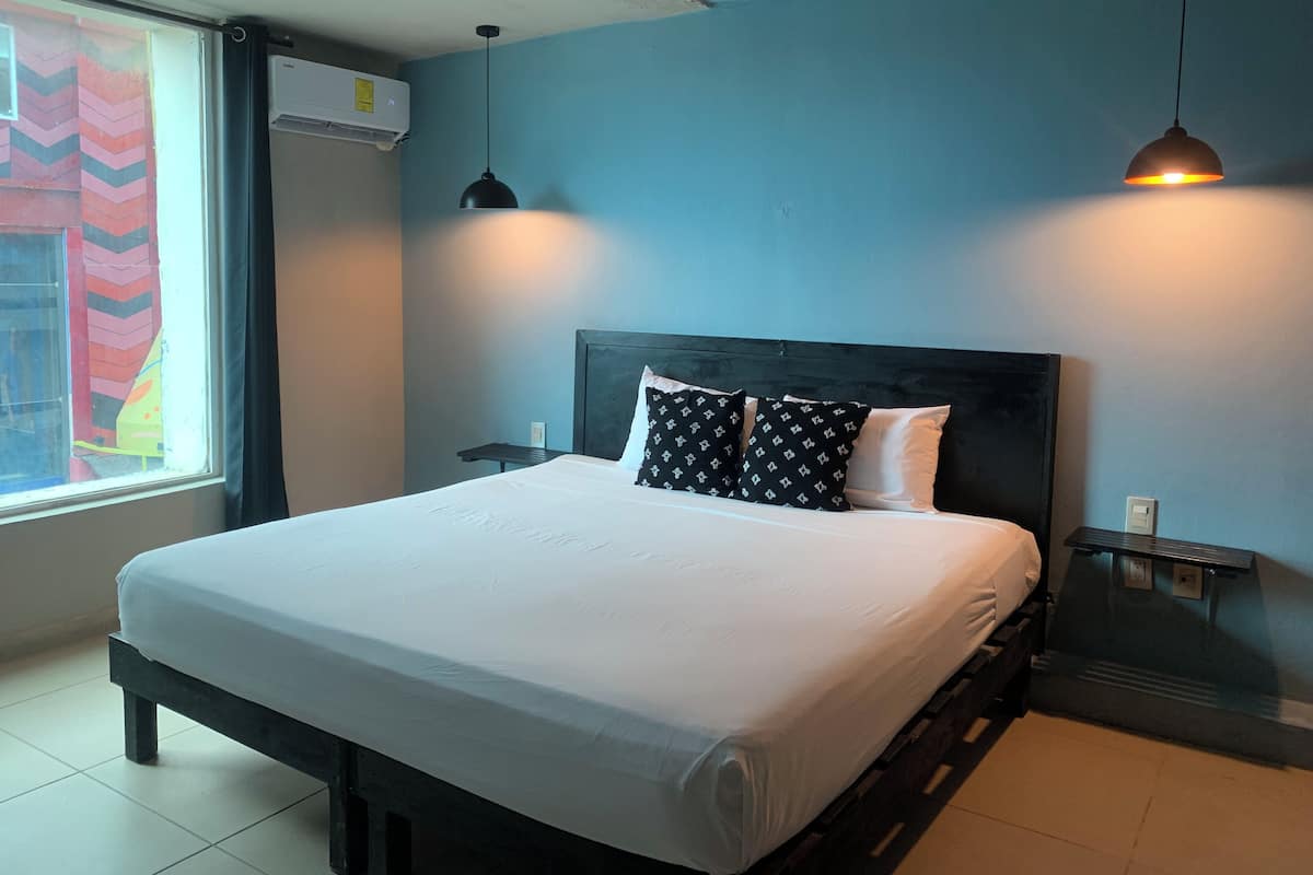 Individually decorated, free WiFi, bed sheets