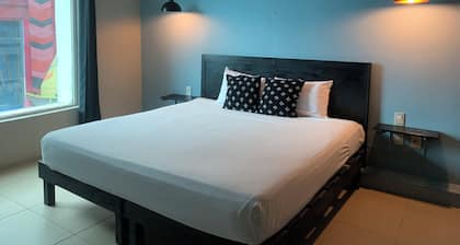 5th Avenue Room By BLVD
