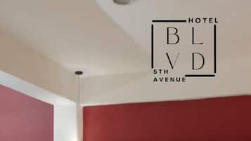 Kamar Quadruple Keluarga, pemandangan kota | Didekorasi berbeda-beda, Wi-Fi gratis, dan seprai linen