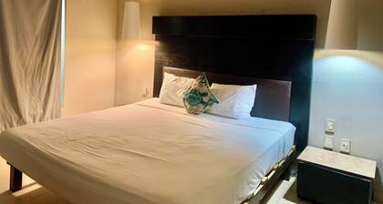 5th Avenue Room By BLVD