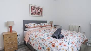 Cottage | 2 bedrooms, individually decorated, individually furnished, free WiFi