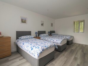 2 habitaciones, decoración personalizada y muebles diferentes