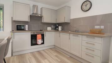 Dishwasher, cookware/dishes/utensils