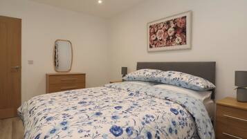 2 bedrooms, individually decorated, individually furnished, free WiFi