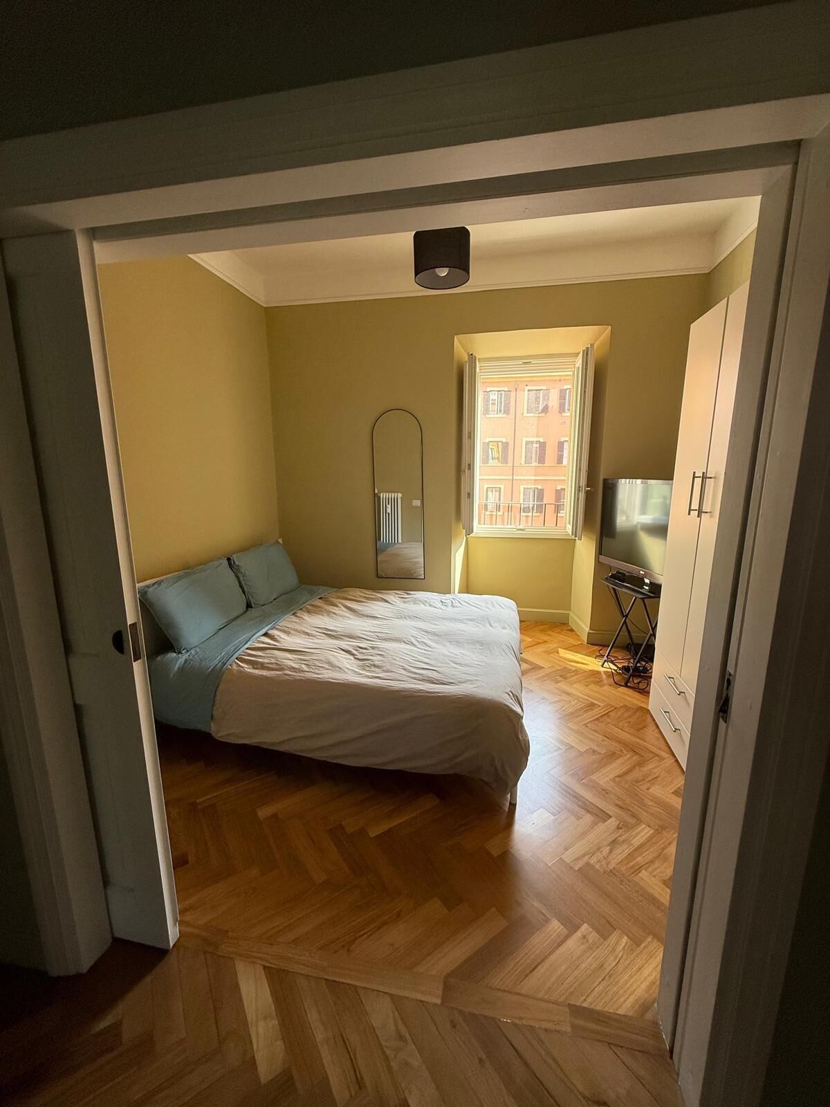 2 bedrooms, iron/ironing board, WiFi (free), bed sheets