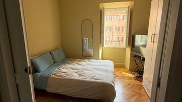 2 bedrooms, iron/ironing board, WiFi (free), bed sheets