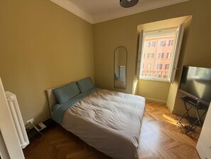 2 bedrooms, iron/ironing board, free WiFi, bed sheets - Tiber Luxury Apartment (Roma)
