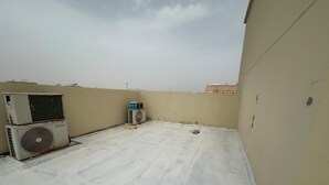 Property grounds - Private Studio attach washroom, kitchen, Terrace (Abu Dhabi)