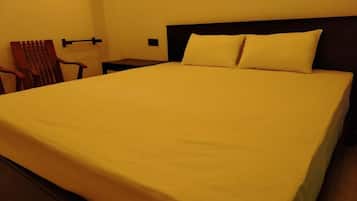 1 chambre, fer et planche à repasser, draps fournis