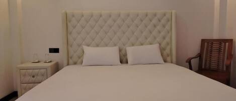 1 bedroom, iron/ironing board, bed sheets