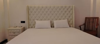 TOPAZ SUITE