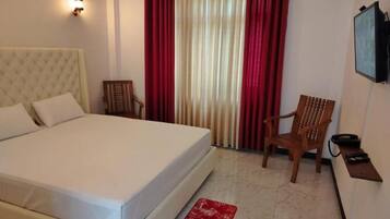 1 Schlafzimmer, Bügeleisen/Bügelbrett, Bettwäsche