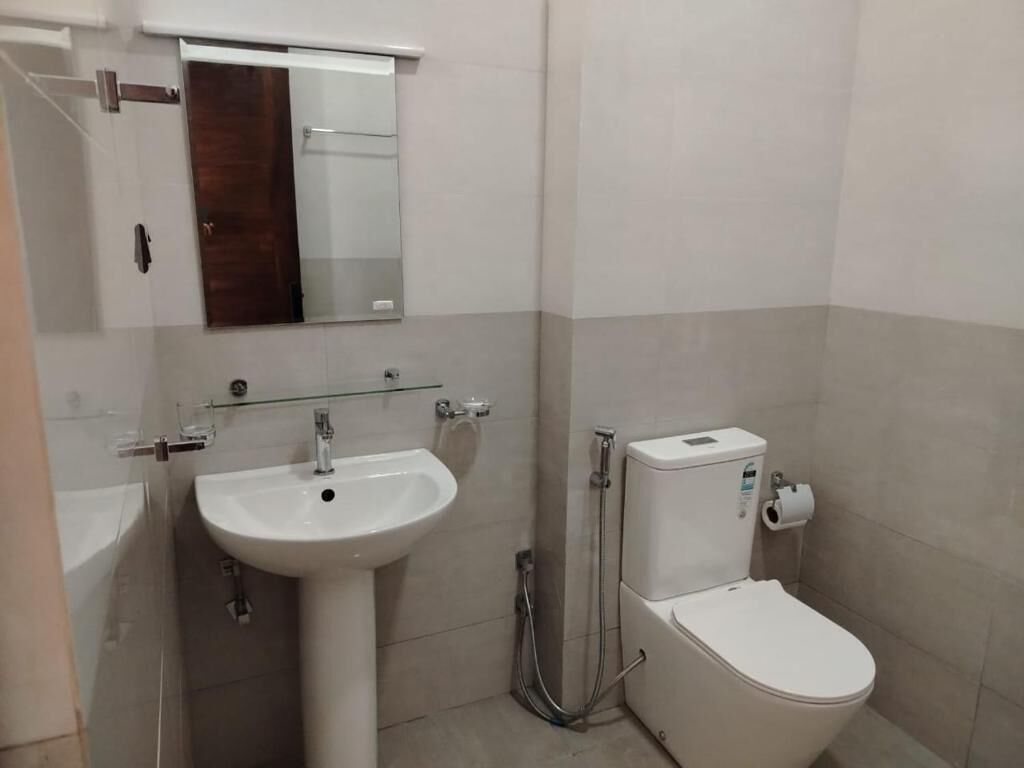 Dusche, Handtücher, Toilettenpapier