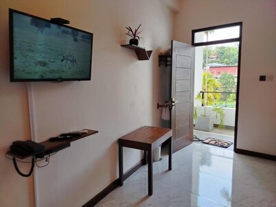 EMERALD SUITE