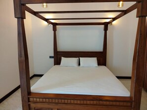 1 bedroom, iron/ironing board, bed sheets - RUBY SUITE (Ratnapura)