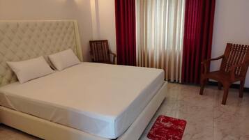 1 Schlafzimmer, Bügeleisen/Bügelbrett, Bettwäsche