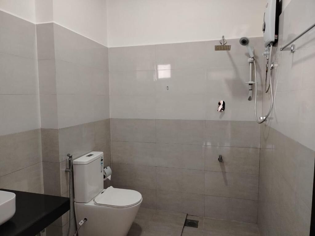 Dusche, Handtücher, Toilettenpapier