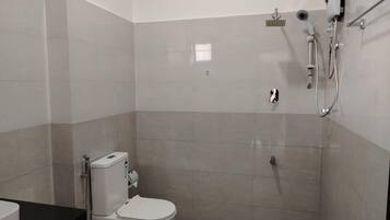 Dusche, Handtücher, Toilettenpapier