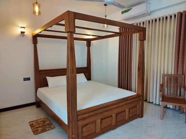 1 chambre, fer et planche à repasser, draps fournis