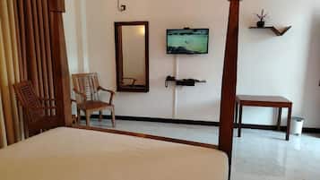 1 bedroom, iron/ironing board, bed sheets