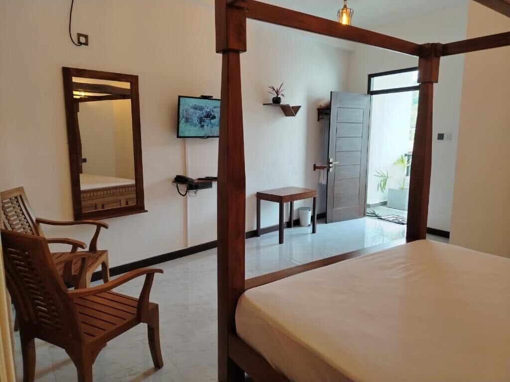 BLUE SAPPHIRE SUITE