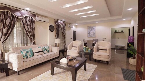 De Marshall Hotel and Apartments