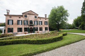 Exterior - Cozy villa with pool, breakfast and nature between Treviso and Venice (Casale Sul Sile)
