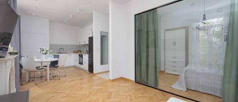 1 bedroom, iron/ironing board, travel crib, WiFi