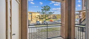 Rocky Mountain Haven w/ king bed, pool & hot tub