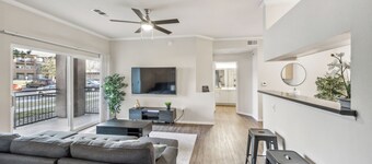 Rocky Mountain Haven w/ king bed, pool & hot tub