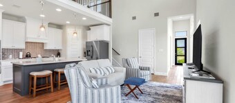 Dakota Cottage – Stay for 10