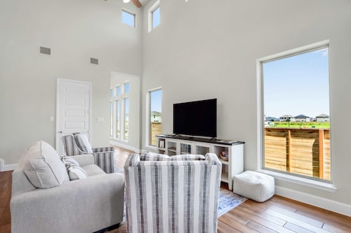 Dakota Cottage – Stay for 10