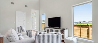 Dakota Cottage – Stay for 10