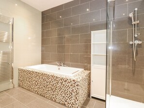 Buồng tắm vòi sen 