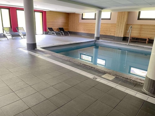 10m from ski slopes, 1st floor, fitness, swimming pool, sauna, balcony, tv, ski locker, 56m², Risoul