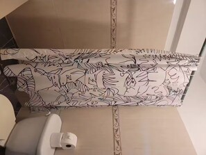 淋浴设施、吹风机、肥皂