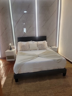 2 bedrooms, iron/ironing board, WiFi (free)